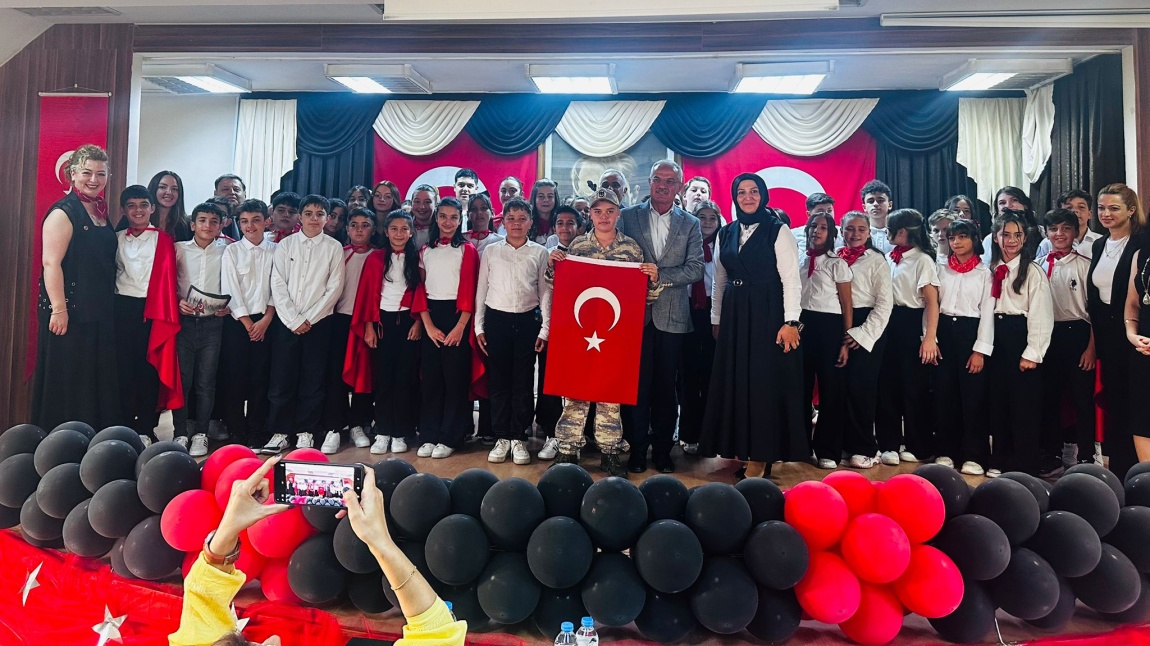 15 Temmuz Demokrasi ve Milli Birlik Günü'nü Coşkulu Bir Programla Andık..